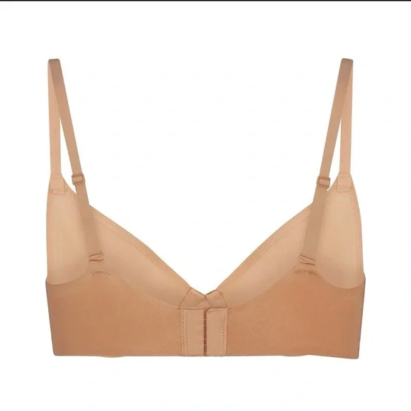 SKIMS Weightless Demi Bra - Picture 2 of 6